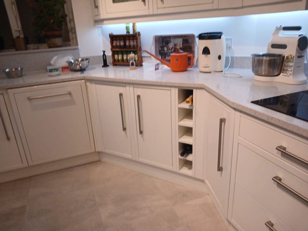 Hand painted Kitchen Project: Kitchen before6